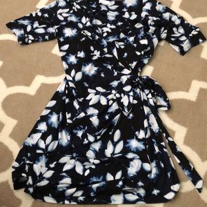 NWOT Motherhood Maternity floral wrap dress